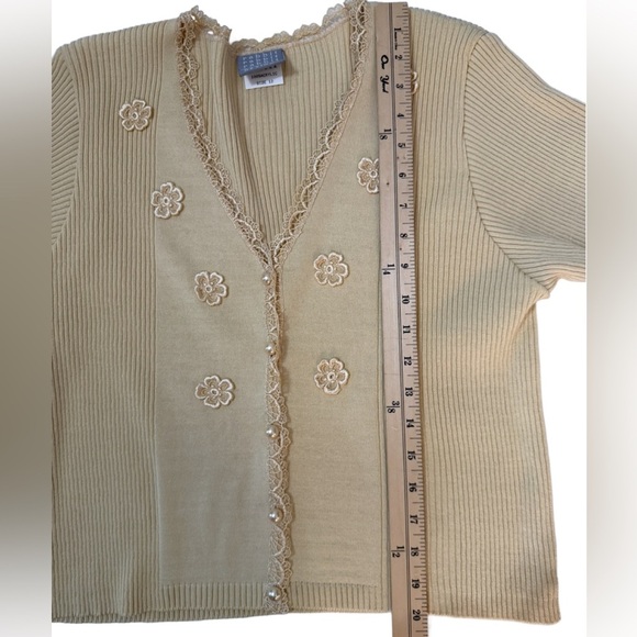 Rabbit Rabbit Rabbit Yellow Knit Top, Size 12 - Picture 7 of 7